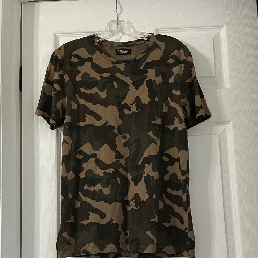Zara Men's Camouflage Short Sleeve Tee